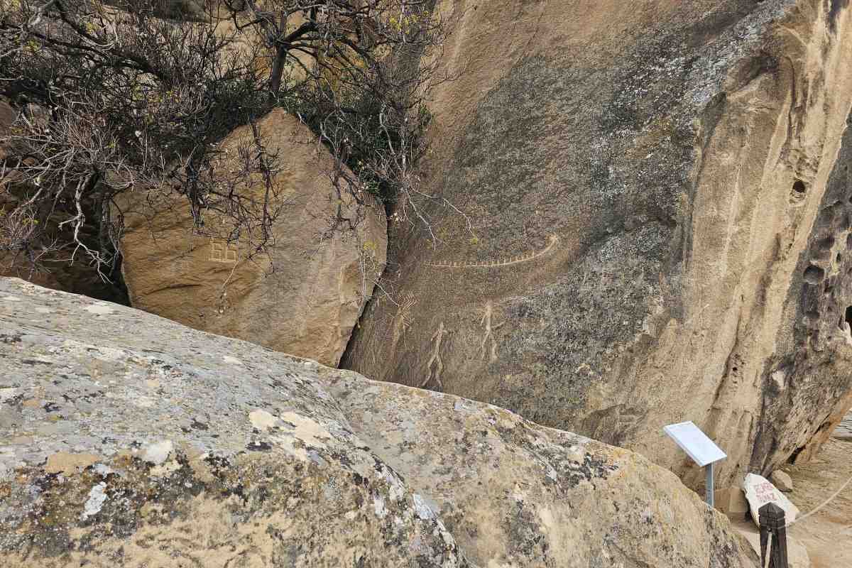 Gobustan & Absheron Tour — photo 4