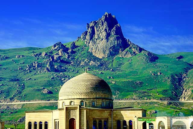Guba & Khinalig Day Tour from Baku: Red Town & a Village in the Clouds — photo 2