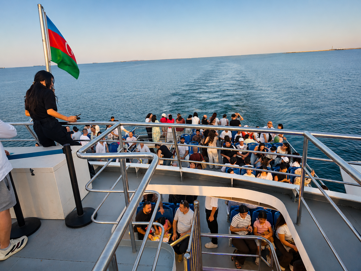رحلة بحرية في باكو: جولة بحر قزوين عند الغروب — photo 4