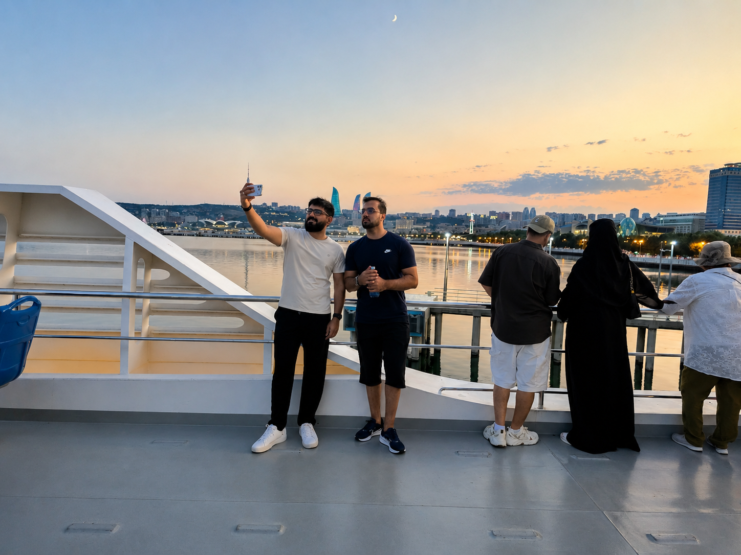 رحلة بحرية في باكو: جولة بحر قزوين عند الغروب — photo 7