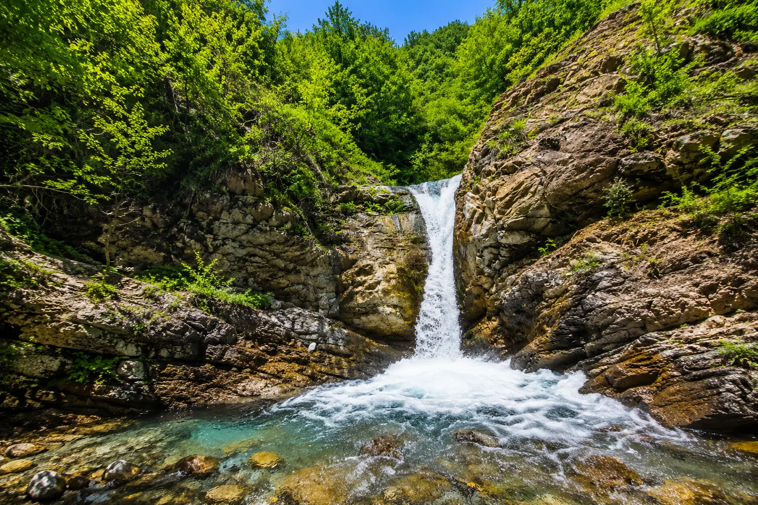 Duruja Hiking Tour from Baku: Gabala Waterfalls & Village