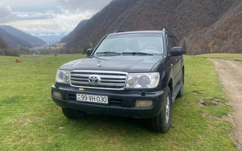 Toyota Land Cruiser — SUV Transfer in Baku